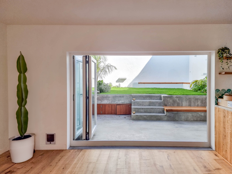 Obra de caixilharia em PVC da Windoor no sotavento algarvio