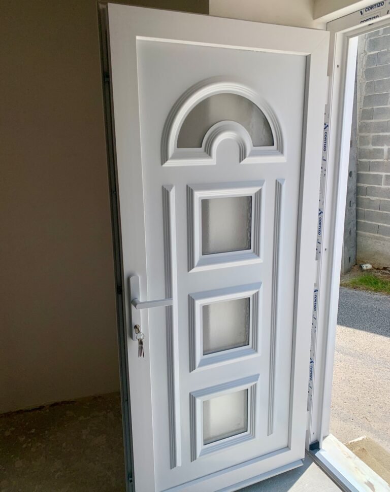 Obra de caixilharia em PVC da Windoor no sotavento algarvio