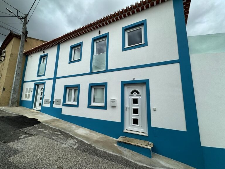 Obra de caixilharia em PVC da Windoor no sotavento algarvio