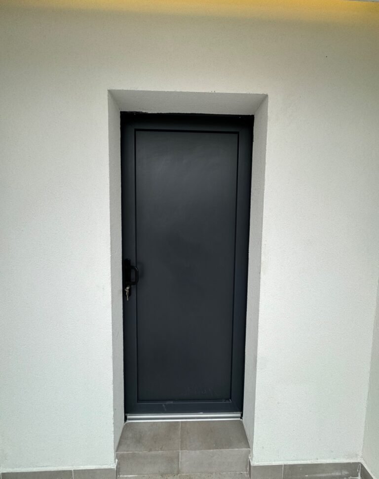 Obra de caixilharia em PVC da Windoor no sotavento algarvio