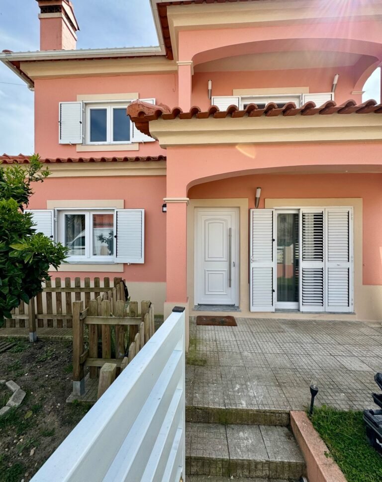 Obra de caixilharia em PVC da Windoor no sotavento algarvio