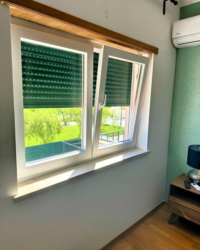 Obra de caixilharia em PVC da Windoor no sotavento algarvio