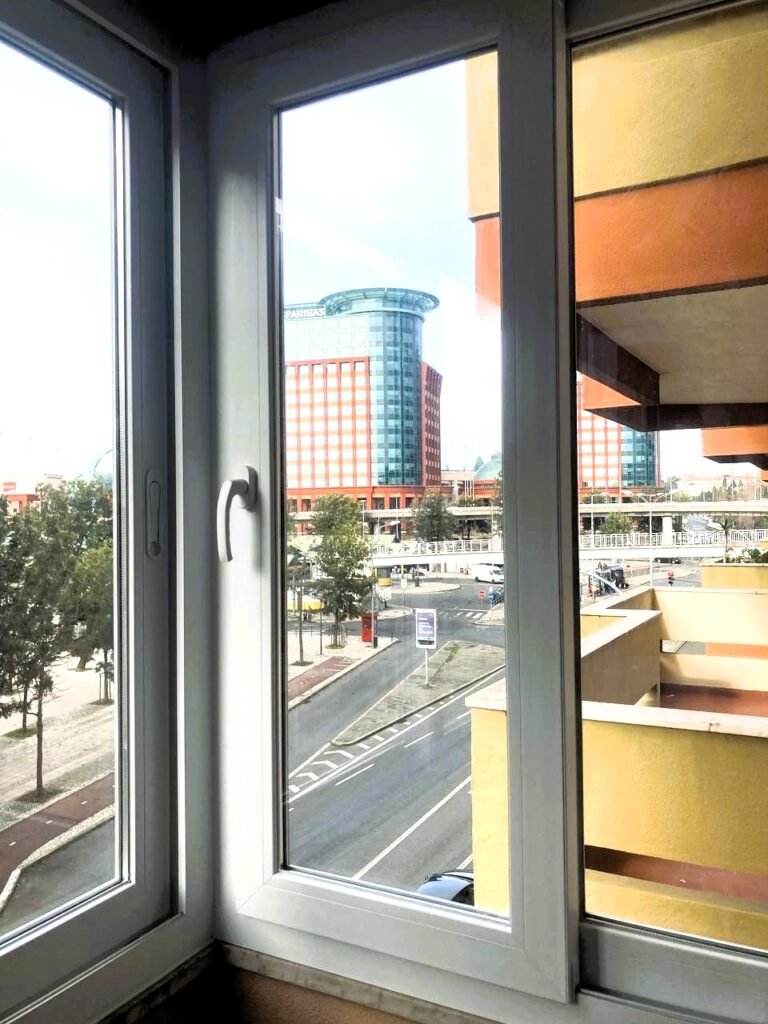 Obra de caixilharia em PVC da Windoor no sotavento algarvio