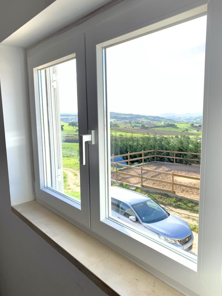 Obra de caixilharia em PVC da Windoor no sotavento algarvio
